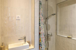 Pleasant 1BD Duplex for 4 Batignolles